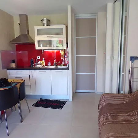 Avec Piscine, Proche Et Commerces - Terrasse Et Parking - Fr-1-328-244 * La Grande-Motte