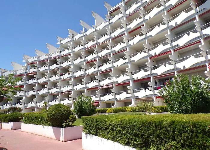 Avec Piscine, Proche Et Commerces - Terrasse Et Parking - Fr-1-328-244 * La Grande-Motte
